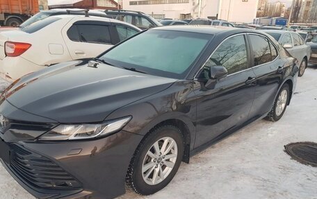 Toyota Camry, 2018 год, 2 800 000 рублей, 6 фотография