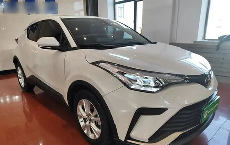 Toyota C-HR I рестайлинг, 2022 год, 1 800 777 рублей, 3 фотография