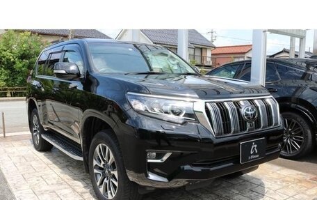 Toyota Land Cruiser Prado 150 рестайлинг 2, 2022 год, 5 120 999 рублей, 1 фотография