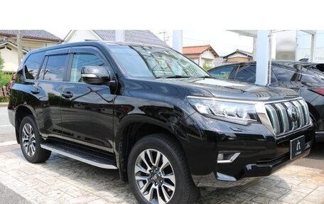 Toyota Land Cruiser Prado 150 рестайлинг 2, 2022 год, 5 120 999 рублей, 2 фотография