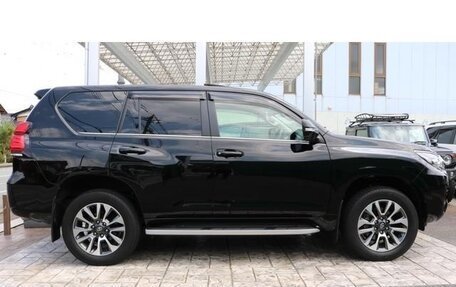 Toyota Land Cruiser Prado 150 рестайлинг 2, 2022 год, 5 120 999 рублей, 5 фотография