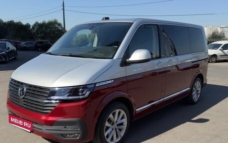 Volkswagen Multivan T6 рестайлинг, 2020 год, 6 290 000 рублей, 2 фотография