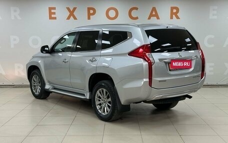 Mitsubishi Pajero Sport III рестайлинг, 2018 год, 2 690 000 рублей, 7 фотография