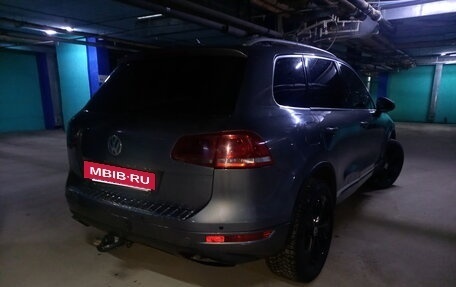 Volkswagen Touareg III, 2011 год, 1 680 000 рублей, 8 фотография