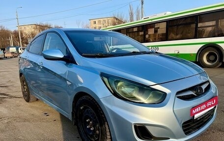 Hyundai Solaris II рестайлинг, 2012 год, 820 000 рублей, 7 фотография