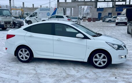 Hyundai Solaris II рестайлинг, 2015 год, 1 350 000 рублей, 3 фотография