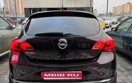 Opel Astra J, 2013 год, 970 000 рублей, 6 фотография