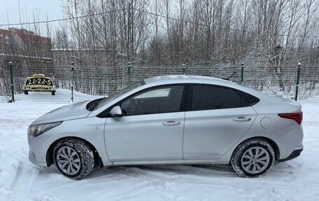 Hyundai Solaris II рестайлинг, 2021 год, 1 600 000 рублей, 6 фотография