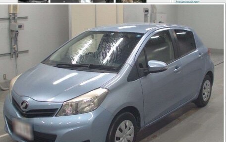 Toyota Vitz, 2013 год, 1 050 000 рублей, 2 фотография