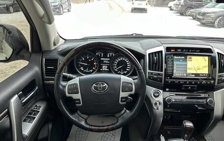 Toyota Land Cruiser 200, 2015 год, 4 620 000 рублей, 21 фотография