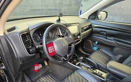 Mitsubishi Outlander III рестайлинг 3, 2020 год, 3 000 000 рублей, 9 фотография