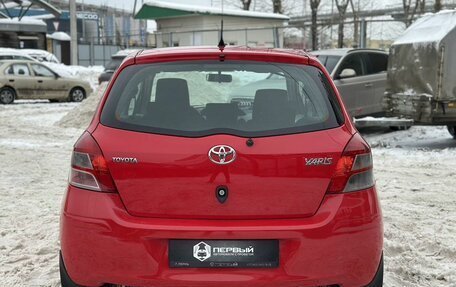 Toyota Yaris III рестайлинг, 2010 год, 570 000 рублей, 5 фотография