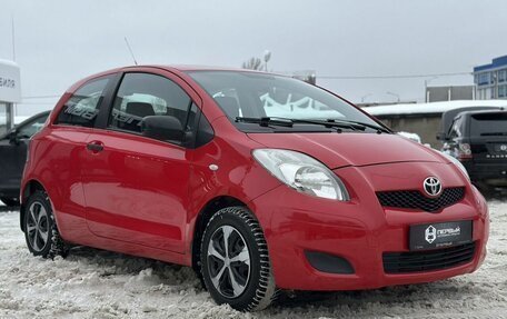 Toyota Yaris III рестайлинг, 2010 год, 570 000 рублей, 3 фотография