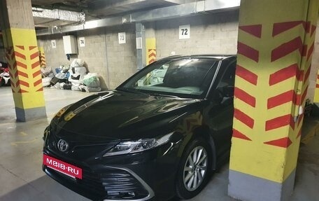 Toyota Camry, 2021 год, 3 190 000 рублей, 4 фотография