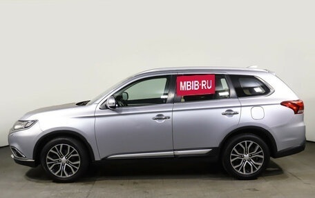 Mitsubishi Outlander III рестайлинг 3, 2017 год, 2 225 000 рублей, 8 фотография