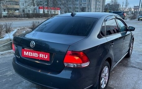 Volkswagen Polo VI (EU Market), 2011 год, 850 000 рублей, 2 фотография