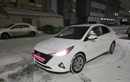 Hyundai Solaris II рестайлинг, 2021 год, 1 450 000 рублей, 2 фотография