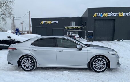 Toyota Camry, 2018 год, 2 970 000 рублей, 4 фотография