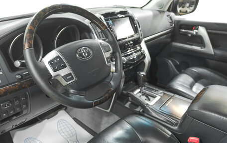 Toyota Land Cruiser 200, 2015 год, 5 099 000 рублей, 7 фотография