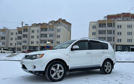 Mitsubishi Outlander III рестайлинг 3, 2008 год, 938 000 рублей, 2 фотография