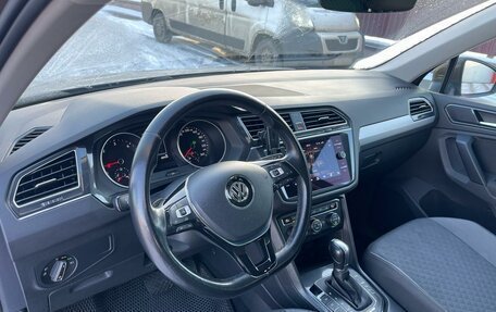 Volkswagen Tiguan II, 2018 год, 2 700 000 рублей, 4 фотография