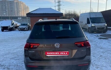 Volkswagen Tiguan II, 2018 год, 2 700 000 рублей, 3 фотография