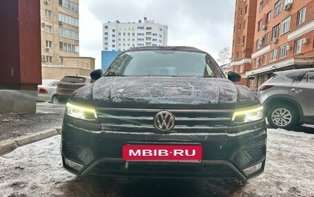 Volkswagen Tiguan II, 2017 год, 2 320 000 рублей, 2 фотография