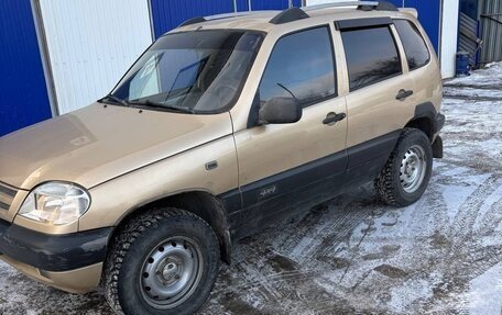 Chevrolet Niva I рестайлинг, 2004 год, 350 000 рублей, 2 фотография