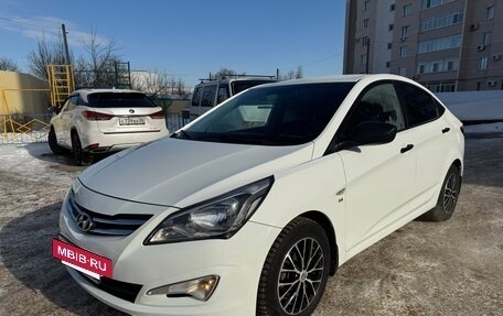 Hyundai Solaris II рестайлинг, 2015 год, 1 180 000 рублей, 3 фотография