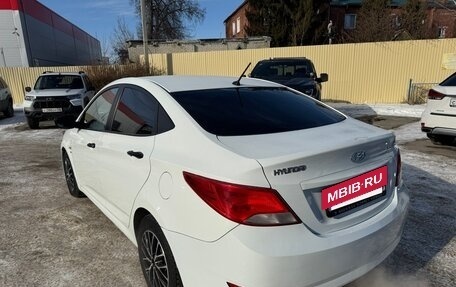 Hyundai Solaris II рестайлинг, 2015 год, 1 180 000 рублей, 2 фотография