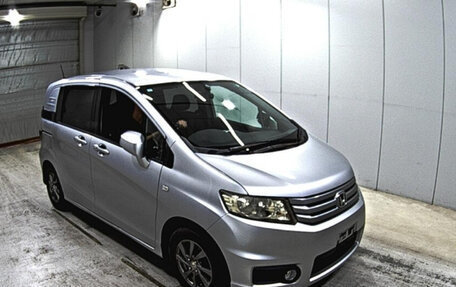 Honda Freed I, 2011 год, 1 230 000 рублей, 1 фотография