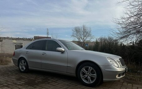 Mercedes-Benz E-Класс, 2004 год, 1 050 000 рублей, 2 фотография