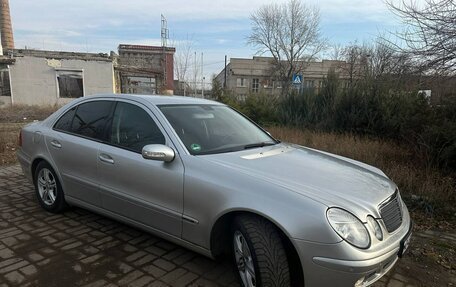 Mercedes-Benz E-Класс, 2004 год, 1 050 000 рублей, 3 фотография