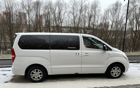 Hyundai Grand Starex Grand Starex I рестайлинг 2, 2014 год, 2 000 000 рублей, 3 фотография