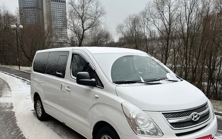 Hyundai Grand Starex Grand Starex I рестайлинг 2, 2014 год, 2 000 000 рублей, 2 фотография