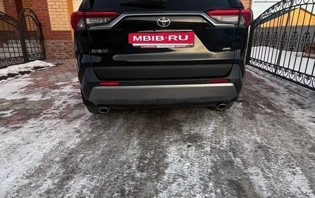 Toyota RAV4, 2020 год, 5 000 000 рублей, 4 фотография