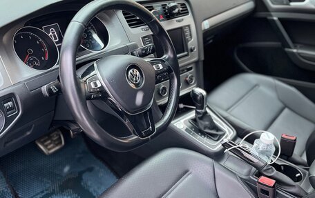 Volkswagen Golf VII, 2017 год, 1 890 000 рублей, 10 фотография