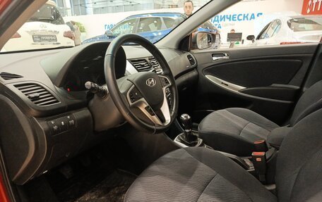 Hyundai Solaris II рестайлинг, 2011 год, 691 000 рублей, 17 фотография