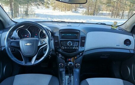 Chevrolet Cruze II, 2009 год, 650 000 рублей, 6 фотография