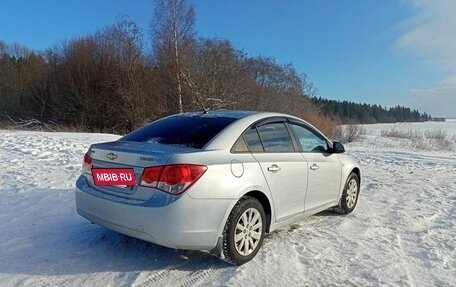 Chevrolet Cruze II, 2009 год, 650 000 рублей, 3 фотография