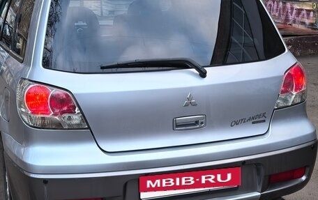 Mitsubishi Outlander III рестайлинг 3, 2004 год, 800 000 рублей, 18 фотография