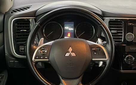 Mitsubishi Outlander III рестайлинг 3, 2013 год, 1 419 000 рублей, 13 фотография