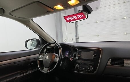 Mitsubishi Outlander III рестайлинг 3, 2013 год, 1 419 000 рублей, 10 фотография