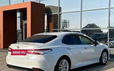 Toyota Camry, 2019 год, 3 350 000 рублей, 6 фотография