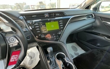 Toyota Camry, 2019 год, 3 350 000 рублей, 10 фотография