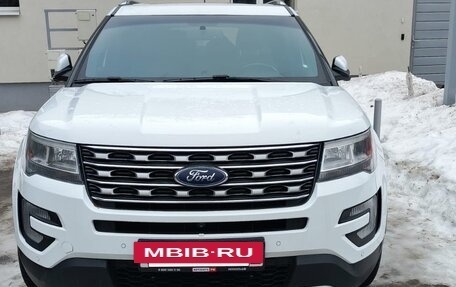 Ford Explorer VI, 2017 год, 2 600 000 рублей, 3 фотография