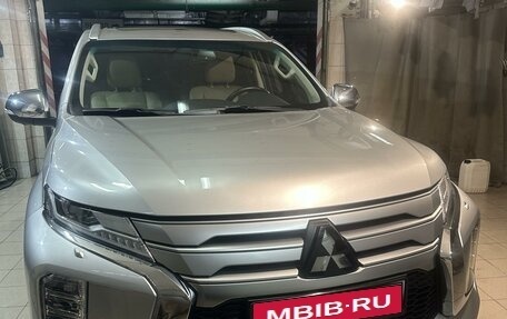 Mitsubishi Montero Sport, 2022 год, 4 489 000 рублей, 1 фотография