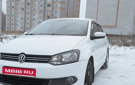 Volkswagen Polo VI (EU Market), 2011 год, 700 000 рублей, 4 фотография