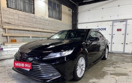 Toyota Camry, 2018 год, 3 600 000 рублей, 8 фотография