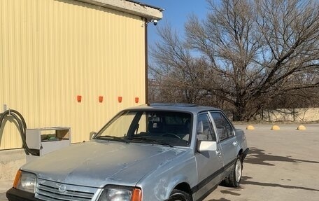 Opel Ascona C, 1987 год, 98 000 рублей, 1 фотография